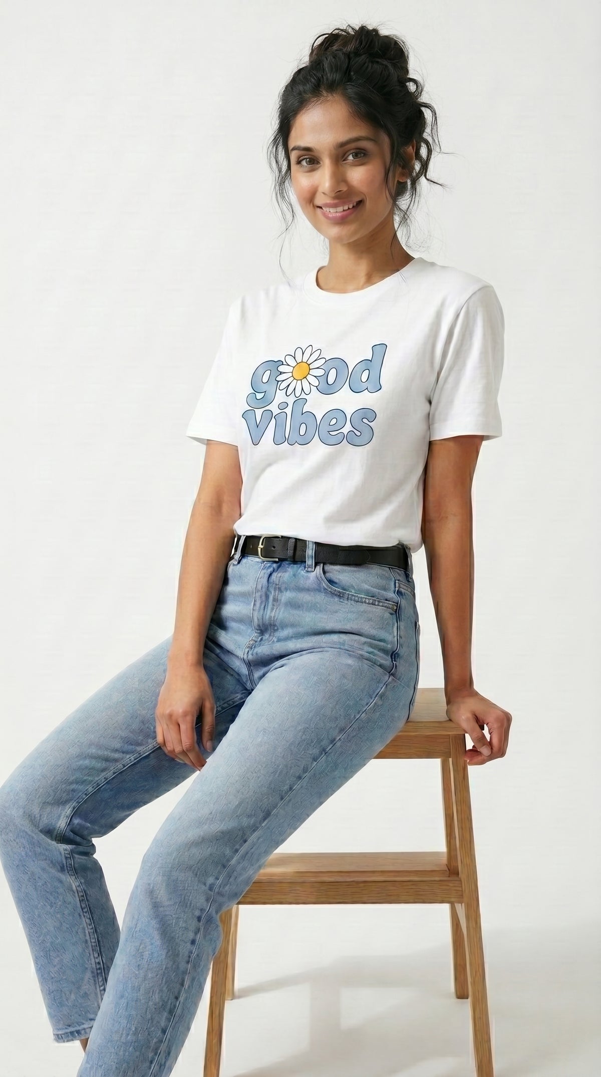 Good Vibes Daisy Graphic T-Shirt