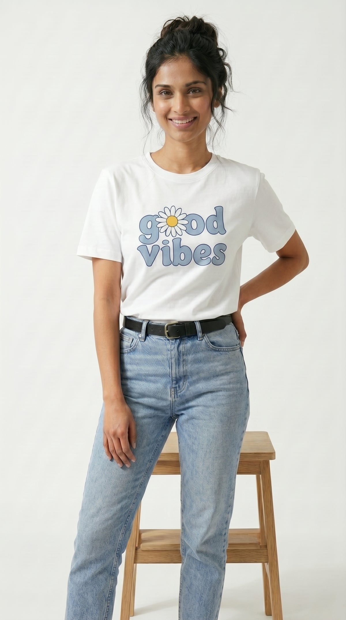 Good Vibes Daisy Graphic T-Shirt